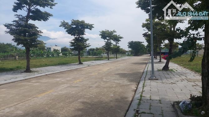 Cắt lỗ bán gấp lô đất Golden Hill Đà Nẵng 125m2 ngang 5 đường 7m5 sạch đẹp - 2
