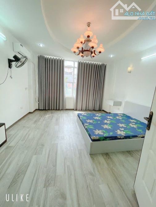 Bán nhà Đẹp ở ngay Hồng tiến- Ô Tô - Ngõ thôngThoáng vĩnh viễn -55m 5 tầng mặt tiền 5,2m - 2