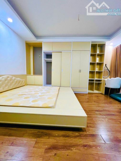 Bán nhà ngõ nông rộng, thoáng, chắc chắn, mặt tiền rộng, đẹp mới ở ngay - 2