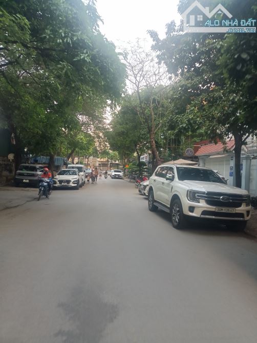 NGON BỔ RẺ NHẤT MỄ TRÌ NHÀ KHU ĐÔ THỊ PHÂN LÔ Ô TÔ TRÁNH, VỪA Ở VỪA KD, VP CHỈ HƠN 200 TR/ - 2