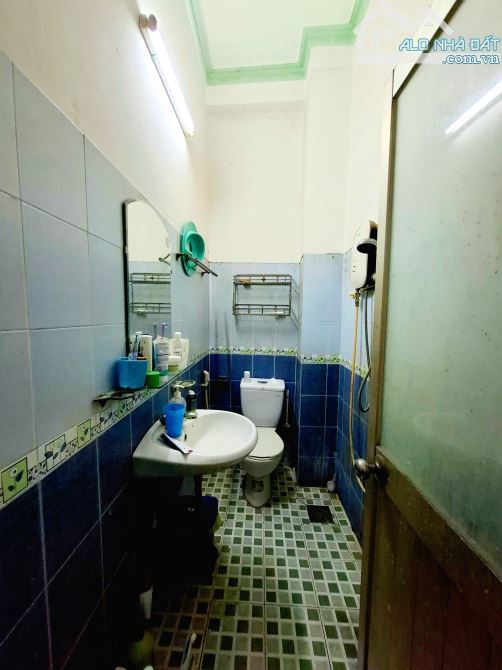 Giảm sâu 700tr,Bán Rẻ Nhà Sát Mặt Tiền Lạc Long Quân P8 Tân Bình giáp Q10,60m2,4PN, 4TỶ5 - 2