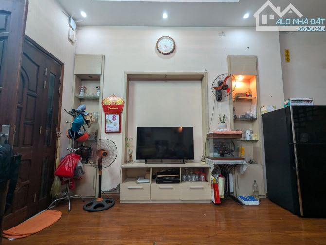 Liễu Giai - Ba Đình, Tổng DT 120m2 x 4 Tầng, MT 9m, Giá 29.5 tỷ - 2