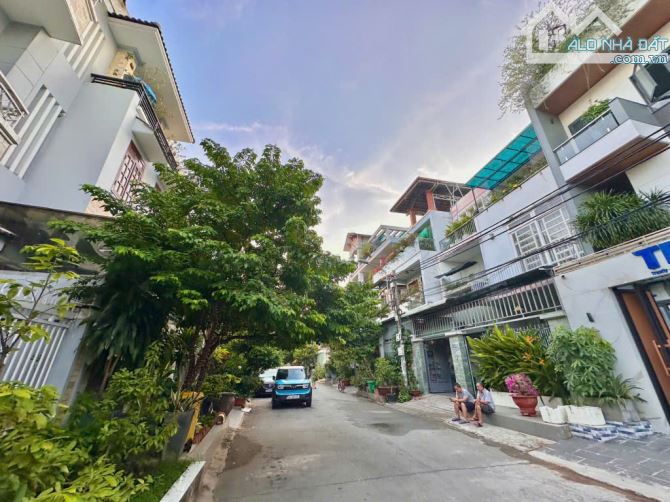 BIỆT THỰ MẶT TIỀN KHU BÊN SÔNG HIỆP BÌNH CHÁNH, (8X15M), 3 TẦNG, SAU GIGAMALL - 2