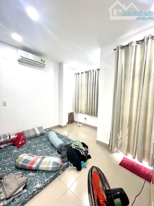 BÁN NHÀ 3 TẦNG BTCT – 4PN – SÁT CÔNG VIÊN – GẦN SÂN BAY – CHỈ 4.05 TỶ - 2