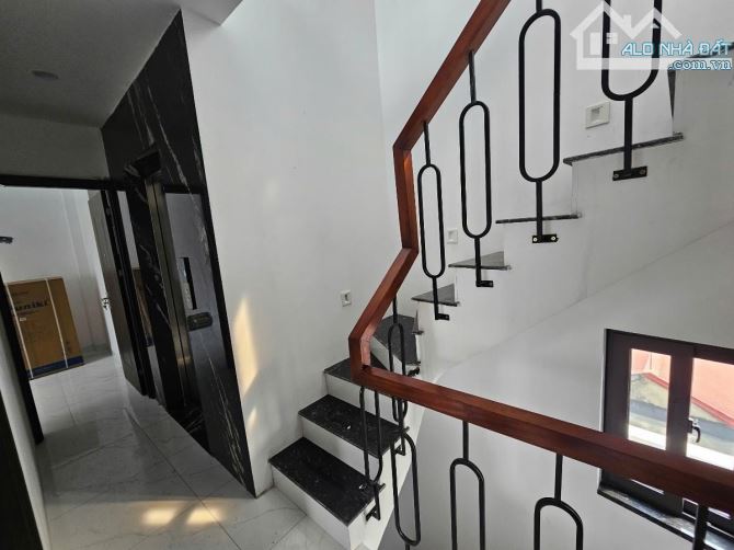 CHÍNH CHỦ BÁN NHÀ MẶT NGÕ PHỐ TRẦN CUNG DT 61, Mt 7, 6 Tầng Giá 13 t tỷ - 22
