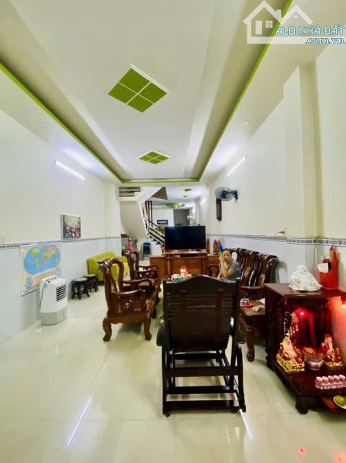 KHU CHỢ PHẠM VĂN BẠCH, TÂN BÌNH-99.5M2-3TẦNG-Ô TÔ 4 CHỖ ĐỔ CỬA-NHỈNH 7TỶ TL - 3