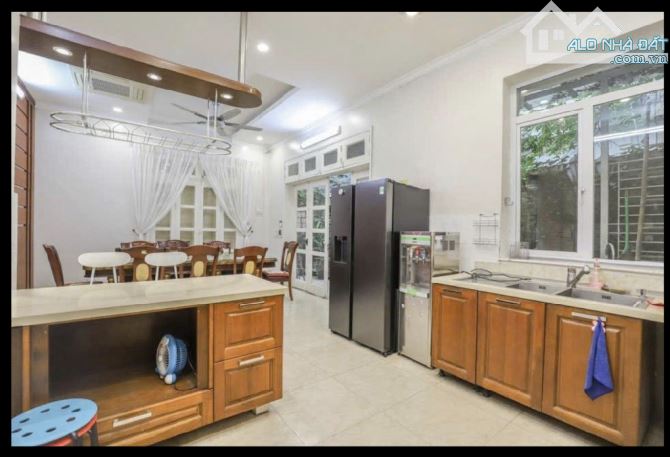 Bán Biệt thự vip Ciputra, Tây Hồ Mặt đường đôi trung tâm 230m2, 3 tầng, mt 10m, 60 tỷ - 3