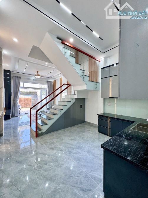 Chính Chủ gởi bán căn nhà 1 trệt 1 lầu 145 m2 SHR thổ cư mặt tiền đường hoàng minh Chánh - 3