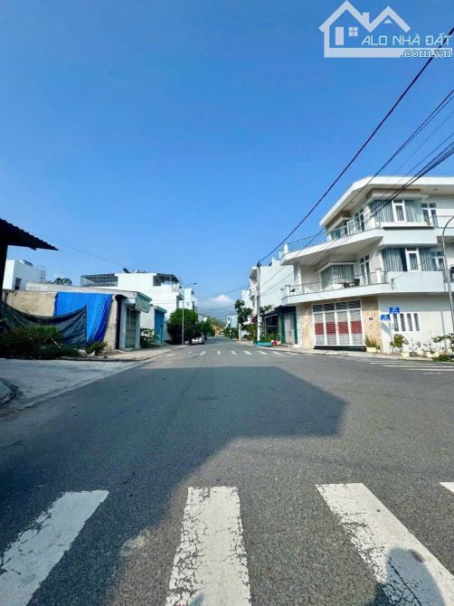 Đất nền tọa lạc tại Đường Hòn Rớ - Đường Nhựa 13.5m - Hướng Đông Nam mát mẻ - 3