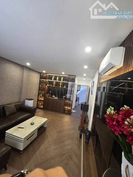 BÁN NHÀ MẶT TIỀN, NGAY CHỢ CẦU MUỐI Q1 - 4x8m, GIÁ 4.95 TỶ - 3