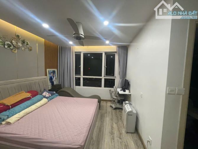Bán căn 3PN+2WC tầng 37 toà S3 Seasons Avenye. Căn góc 95m2 Giá 7.7 tỷ. Full nội thất - 3