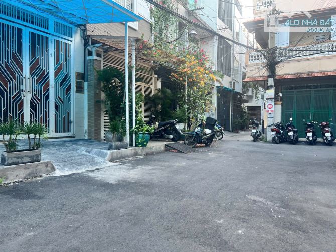 CẦN BÁN NHÀ ĐẸP – HẺM XE HƠI 10M – TRUNG TÂM QUẬN 3 DT: 4x16 KC: Trệt 2 Tầng GBans15,2 Tỷ - 3
