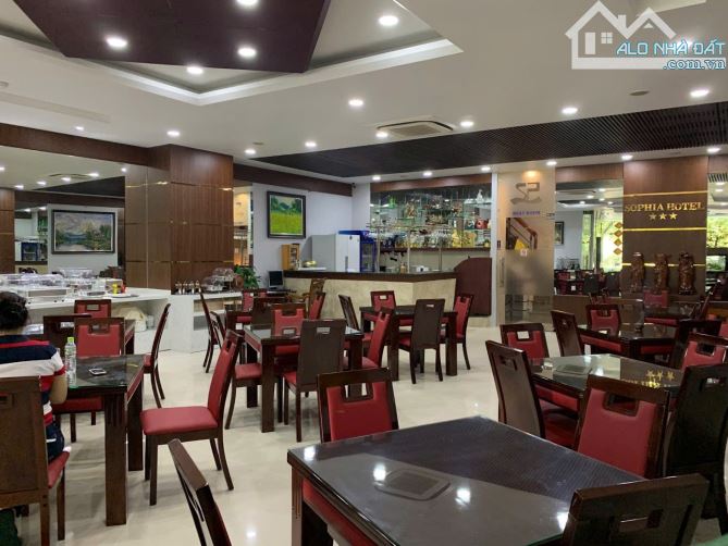 BÁN KHÁCH SẠN  3 SAO,  MẶT TIỀN VIP THÁI VĂN LUNG, TRUNG TÂM Q1, DT: 9x27 KC: Hầm 11 Tầng - 3