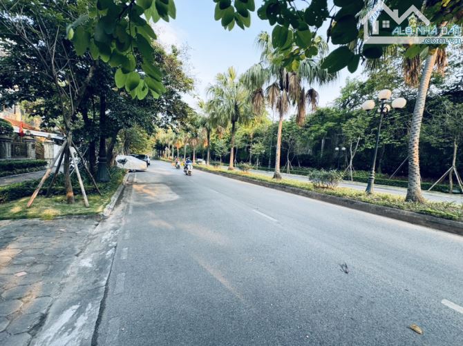 Bán biệt thự Ciputra – 230m², mặt tiền 10m, gara rộng – Vị trí VIP , sổ đỏ chính chủ - 3