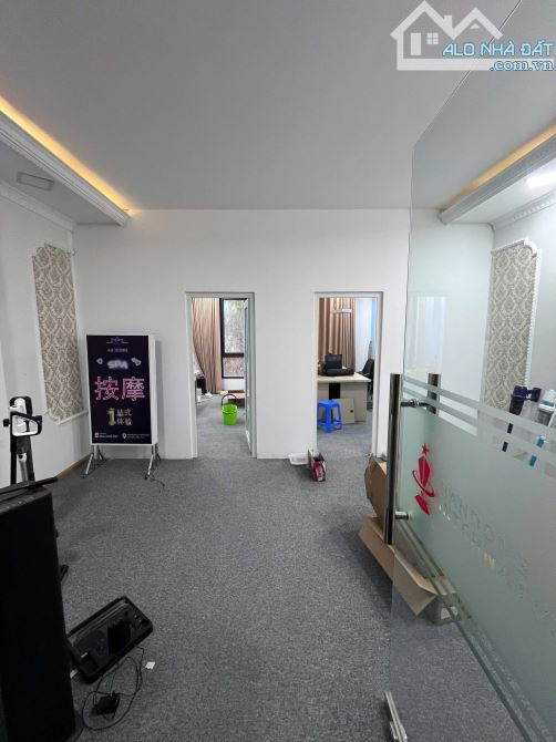 BÁN NHÀ KHU CẦU GIẤY - Ô TÔ ĐỖ TRƯỚC NHÀ - DT: 50m2 - 7 Tầng - MT: 5m. - 3
