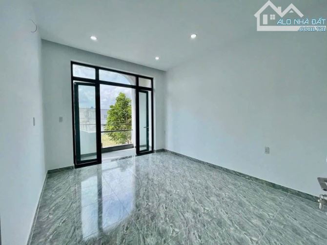 NHÀ XINH 1 TRỆT 2 LẦU PHONG CÁCH HIỆN ĐẠI NGAY TRUNG TÂM TP THỦ DẦU MỘT - 3