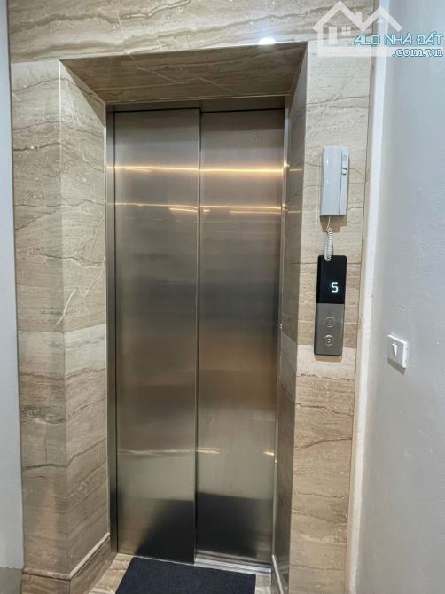 Nhỉnh 10 tỷ, Bán nhà Ngọc Hà, 50m2x6T thang máy, vài bước ra phố - 3