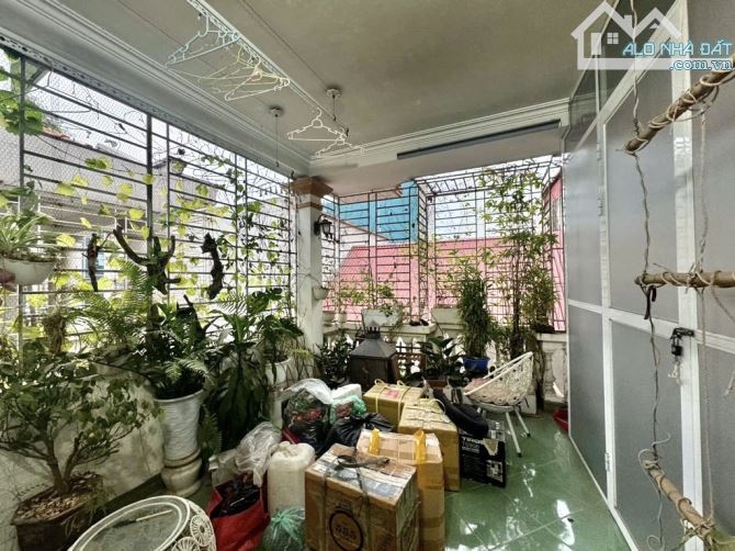 Nhà đẹp cầu giấy, 3 bước chân ra phố, ô tô để đỗ ngày đêm, giá tốt - 3