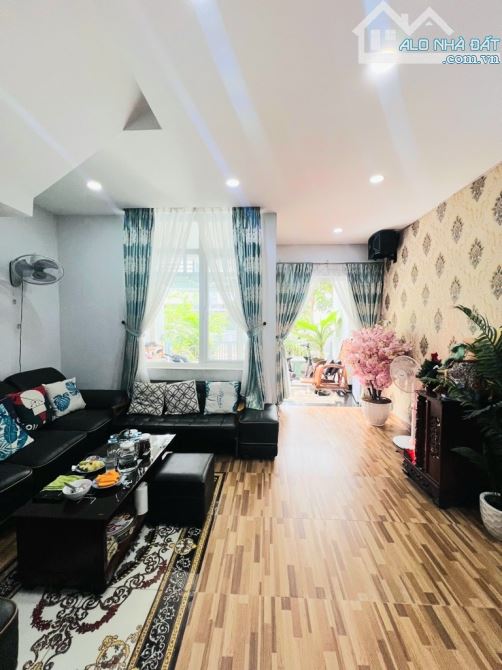 Chỉ 5.15 tỷ - Nhà mới 3 tầng - 80m2 - 5x16 - Mặt tiền khu phân lô ngay Vòng Xoay An Lạc - - 3