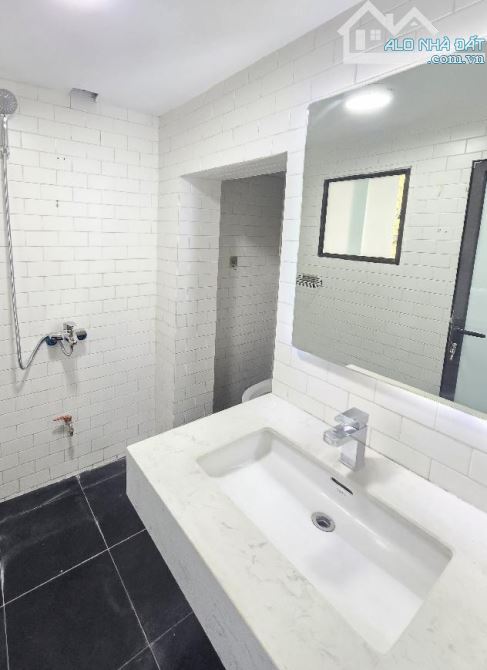 Tập thể 128c Đại La 47/75m2. Giá chào 3.69 tỷ - 3