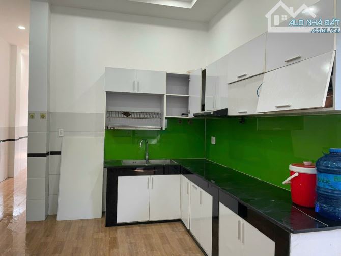 NHÀ ĐẸP Ở NGAY, DÒNG TIỀN HẤP DẪN, GẦN NÚT GIAO GÒ DƯA, 6,2X30; NỞ HẬU CHỈ 13 TỶ. - 3