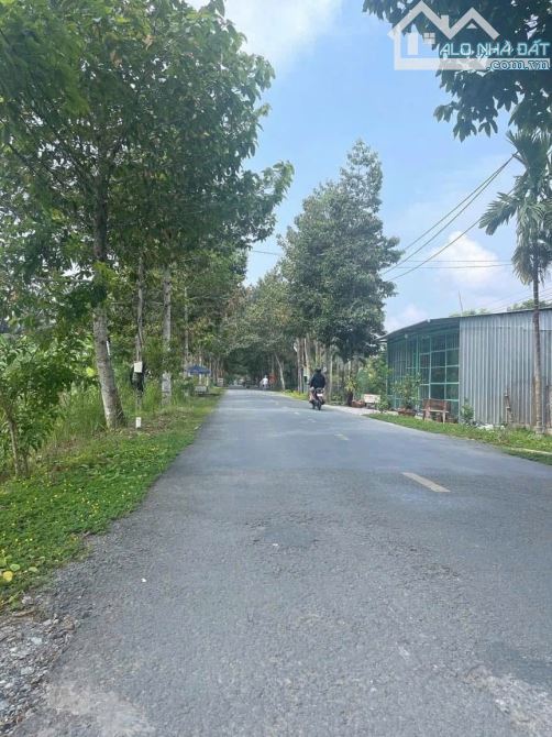 Bán đất nghĩ dưỡng mặt tiền lộ nhựa, 1520m2 cách chợ Mái Dầm 1km. Giá 2,4T - 3