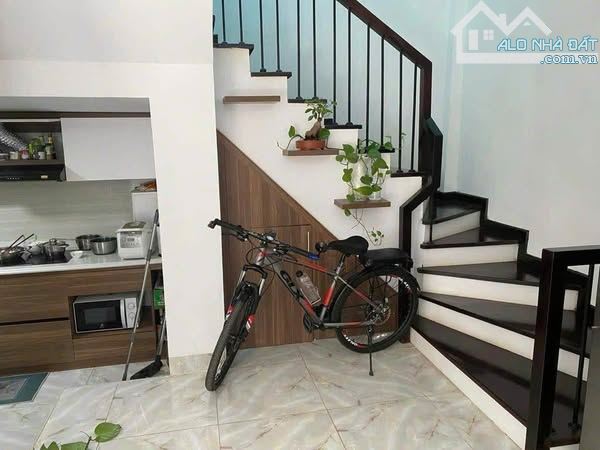 HIẾM LÔ GÓC 3 THOÁNG -Bán nhà Ngõ Trần Phú, Văn Quán HĐ, 50m2 MT 6.32m - Ô TÔ VÀO TẬN NHÀ! - 3
