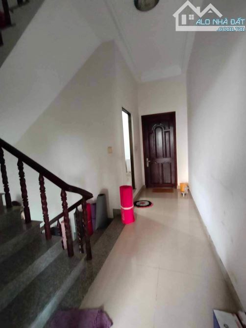 Bán nhà đường 12m Nội Bộ Lê Bôi - 5m x 16m - 80m.2- 3 Lầu - 4PN F7 Q8- Đối Diện Công Viên - 3