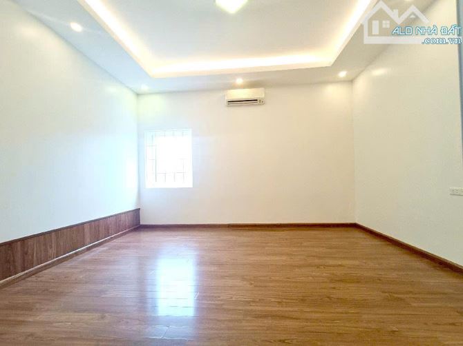 Nhà 5 tầng Lạc Long Quân - 48,5m2 vuông vắn - 2 mặt thoáng - Chào  9,5 tỷ - 3