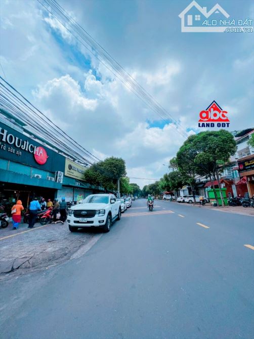 Bán Nhà Kinh Doanh Buôn Bán Sầm Uất Đường 4 - 3