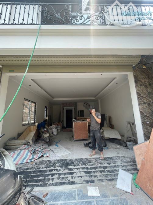 NHÀ ĐẸP PHÚC LỢI 65M2 - 6 TẦNG - THANG MÁY - LÔ GÓC - Ô TÔ VÀO NHÀ - FULL NỘI THẤT - GIÁ - 3