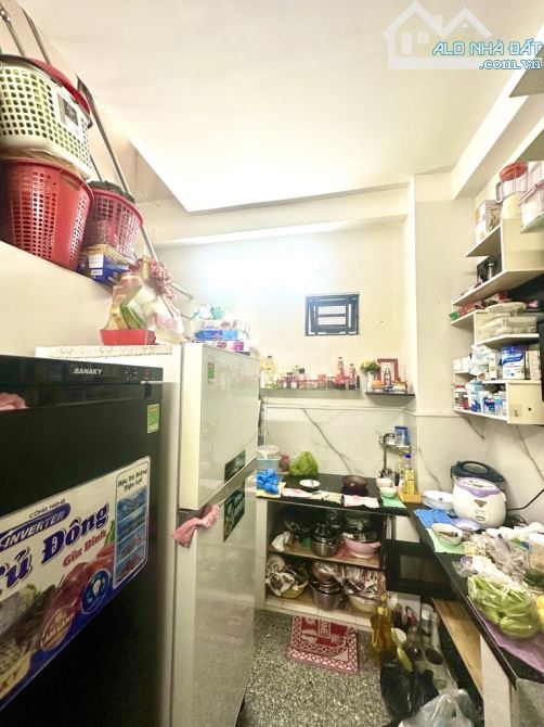 Ngay đường Nguyễn Sơn - khu họ Lê — bán nhà mặt tiền 44m2 . Chỉ nhỉnh 5 tỉ - 3