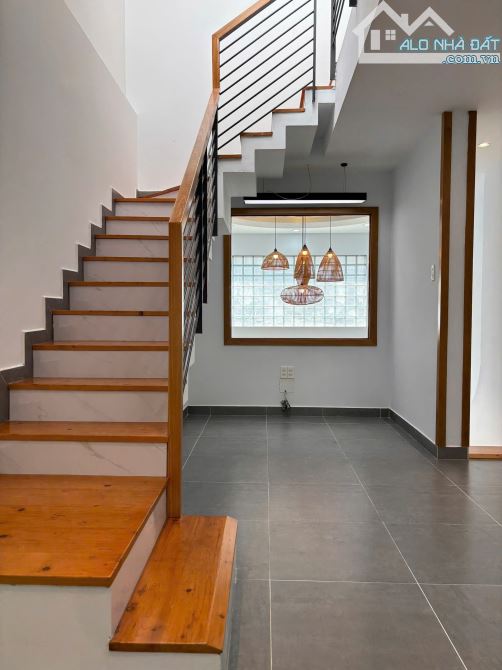 Cần bán nhà đẹp 3 tầng An Phú Đông Quận 12 52m2 gần Gò Vấp giá nhỉnh 6 tỷ - 3
