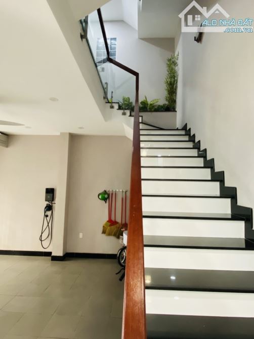 NHÀ ĐẸP KHU K300- DT 9x10mx3 tầng- thiết kế đẹp như căn hộ cao cấp - 3