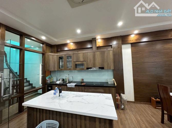 BÁN NHÀ LÔ GÓC MẶT PHỐ ĐÔNG QUAN – 7 TẦNG, THANG MÁY, Ô TÔ VÀO NHÀ! - 3