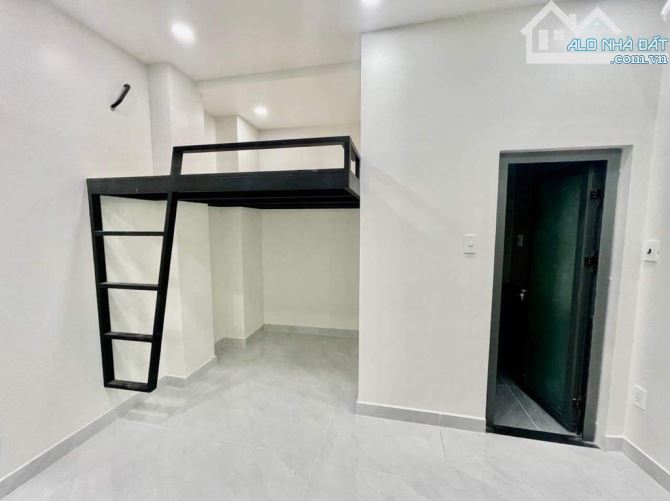 Bán CHDV ngay ĐH VĂN LANG, GÒ VẤP. Hơn 26phòng dòng tiền 160tr/t, 29,5 tỷ 140M2 ngang 10M - 3
