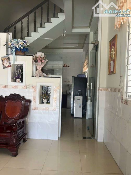 Cho thuê nhà 4 tầng mặt tiền Hoàng Văn Thụ - 3