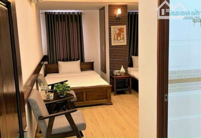 Bán khách sạn tn 300tr/tháng đường Cửu Long, DT: 10x 15m -góc 2mt- hầm 7 tầng giá 45 tỷ TL - 3