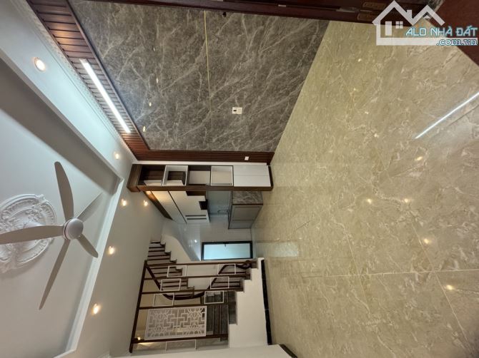 Bát khối nhà 5 tầng.  5 tỷ có thương lượng. - 3