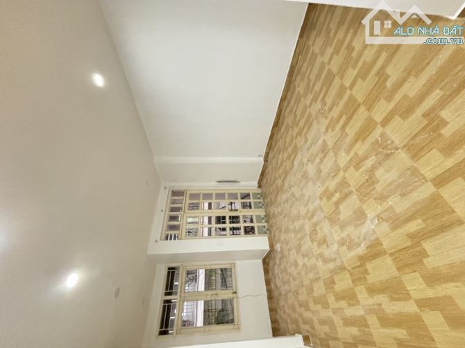 73m2, 2 tầng, khu vip biệt thự, Ng Xí, P13, Chỉ nhỉnh 10T còn TL - 3