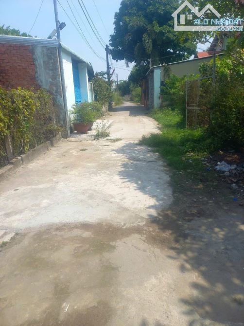THẬT BẤT NGỜ LÔ ĐẤT 151M2 , 65M2 THÔ CƯ CÓ SẴN NHÀ , CHỈ VỚI 2 TỶ 100 TRIỆU ĐƯỜNG BÊTONG, - 3