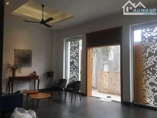 BÁN NHÀ đường NGUYỄN VĂN HƯỞNG 10mx16m 3 tầng GIÁ 37,5 TỶ thương lượng. - 3