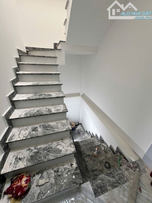 Bán nhà hẻm Phạm Thế Hiển Phường 6 Quận 8. Nhà nở hậu - 3.7 Tỷ - 3 tấm - 3