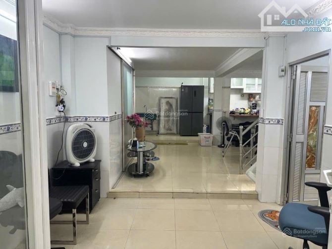 BÁN NHÀ RIÊNG - DT: 6.5 x 25M( NỞ HẬU) TỔNG 200M - PHẠM HỮU LẦU - QUẬN 7, GIÁ 10.9 TỶ - 3
