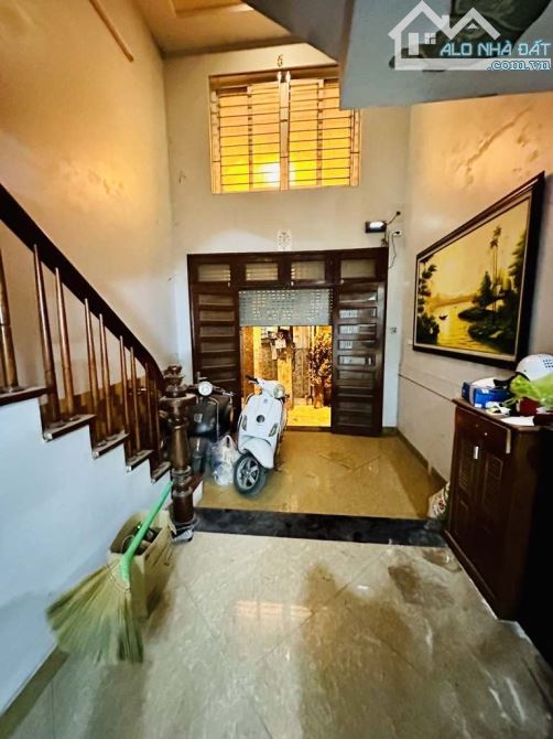 CẦN BÁN NHÀ PHỐ THANH NHÀN -  HAI BÀ TRƯNG  Ô TÔ SÁT CỬA  KINH DOANH CHO THUÊ CỰC HÓT - 3