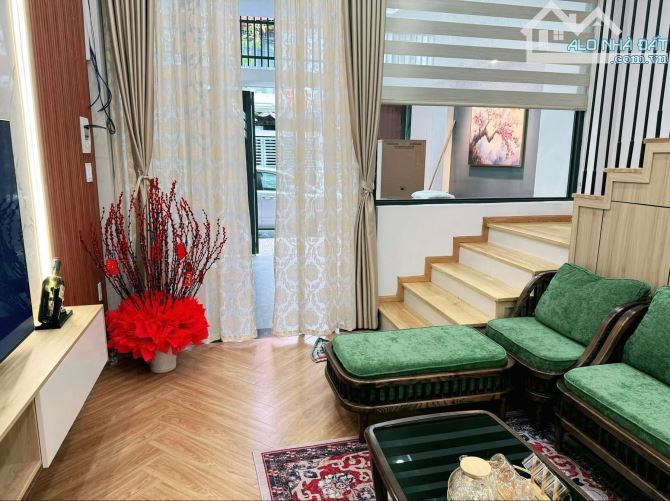 Bán nhà 3 tầng mới đường Dương Đức Hiền -Đầy đủ nội thất y hình, gần biển Nguyễn Tất Thành - 3