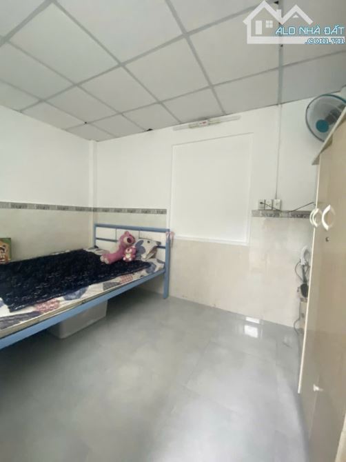 Nhà rộng ô tô đỗ cửa, Phú Thọ Hòa gần UB Quận, 3.9 tỷ - 3