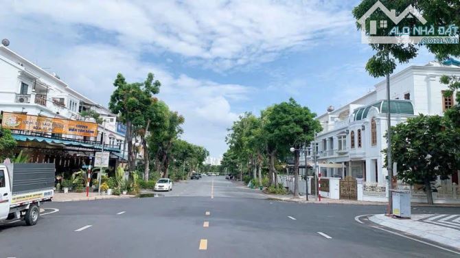 Cho thuê gấp biệt thự Mỹ Giang 2, Phú Mỹ Hưng, Quận 7 - 3