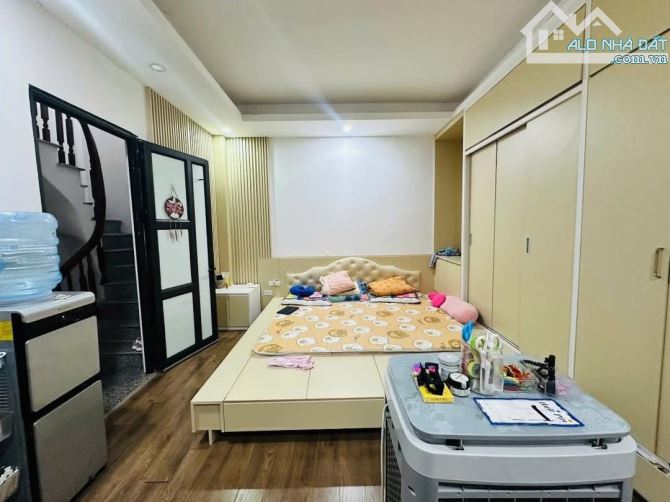 Bán nhà đầu phố Lạc Long Quân - Nhà đẹp - Full nội thất - 7.45 tỷ - 3