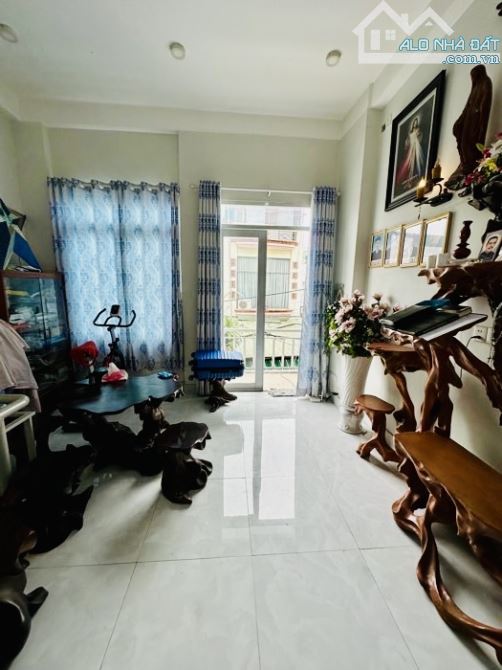 BÁN NHÀ ĐẸP HXH ĐỖ CỬA TRẦN THỊ TRỌNG – NỞ HẬU TÀI LỘC – 3 TẦNG – 4PN – NHỈNH 6 TỶ - 3